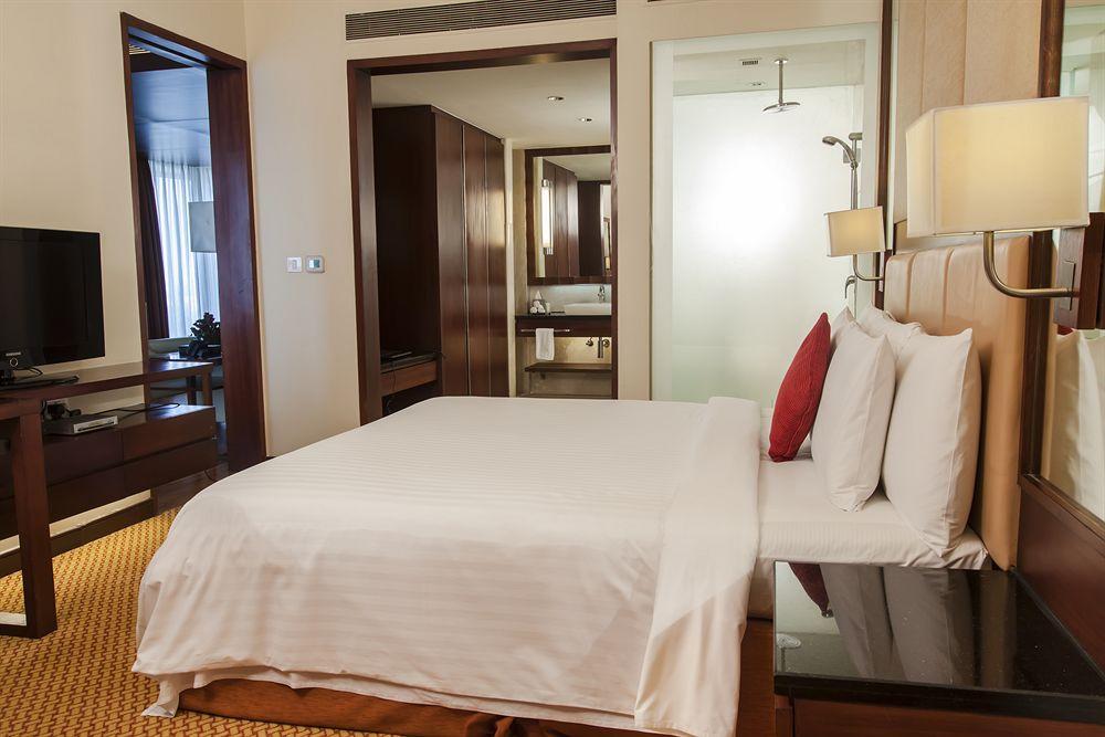 Hotel Courtyard By Marriott Ahmedabad Exterior foto